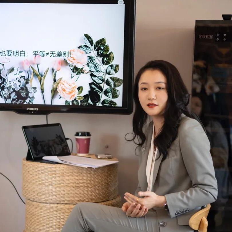 嘉潍动态 | 合伙人魏巍直播对话，揭秘法律人的生活美学